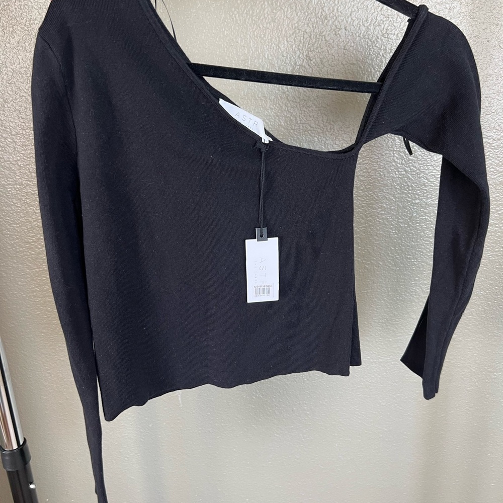ASTR Black Asymmetrical Crop Top